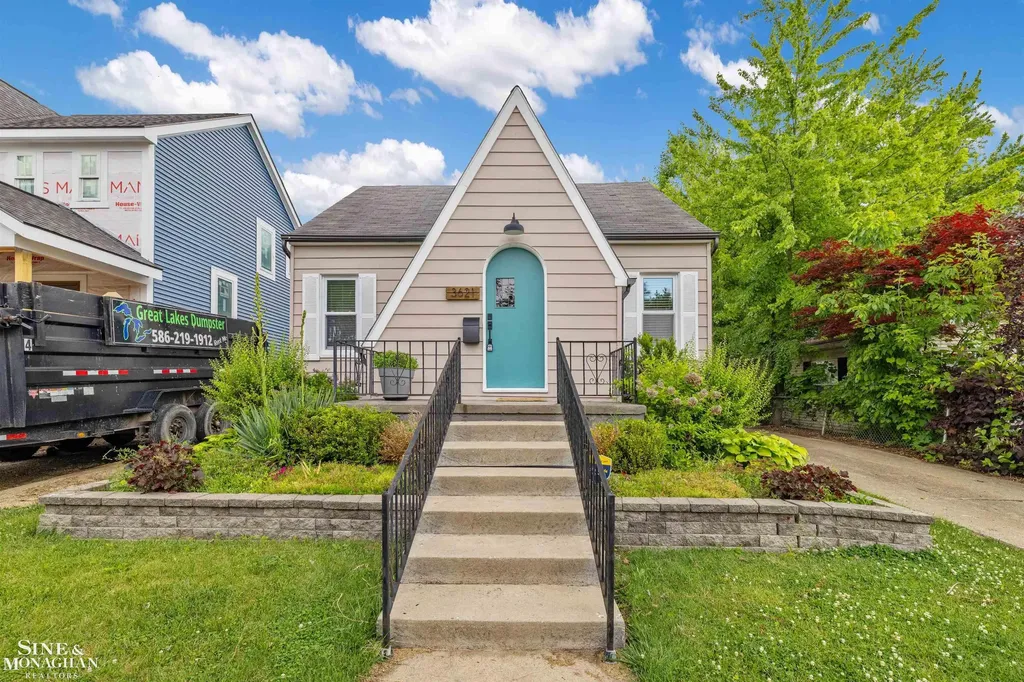 3621 Buckingham Avenue Berkley City MI 48072