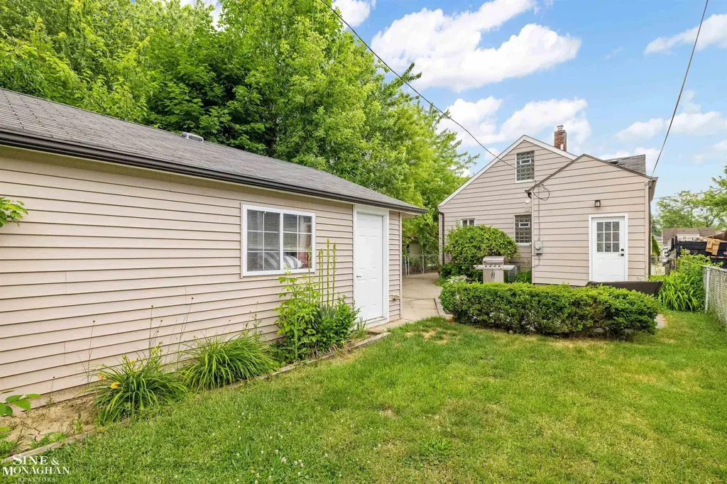 3621 Buckingham Avenue Berkley City MI 48072