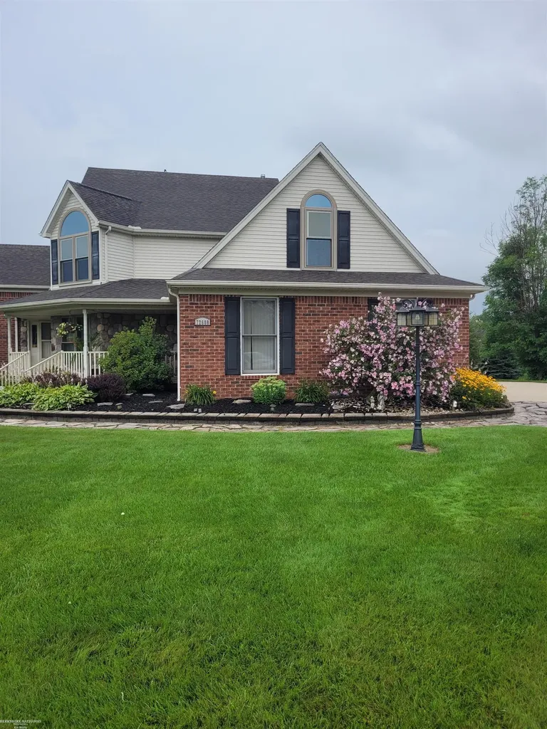72608 Oxal Point Bruce Township MI 48065