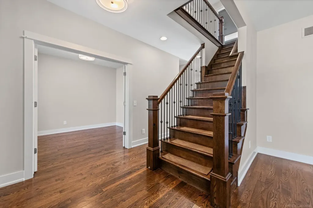3712 Elmhurst Avenue Royal Oak City MI 48073