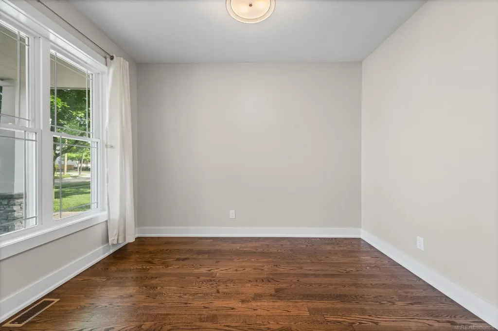 3712 Elmhurst Avenue Royal Oak City MI 48073