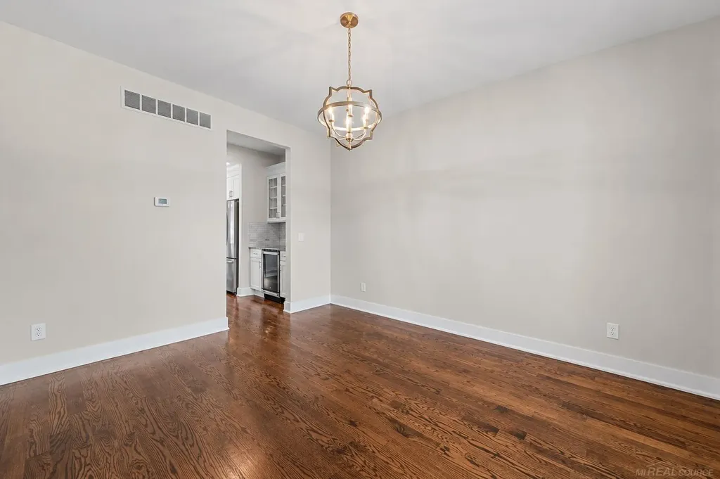 3712 Elmhurst Avenue Royal Oak City MI 48073