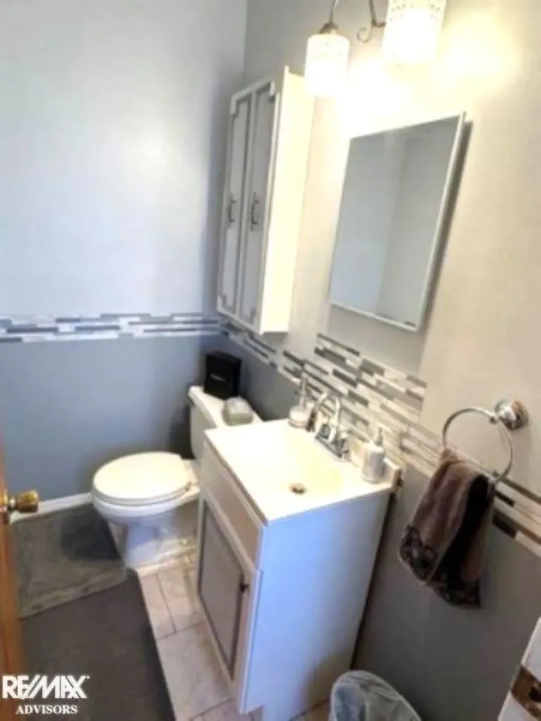 30607 Glenwood Circle Warren City MI 48088