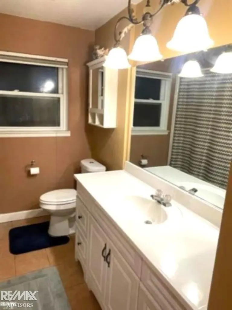 30607 Glenwood Circle Warren City MI 48088