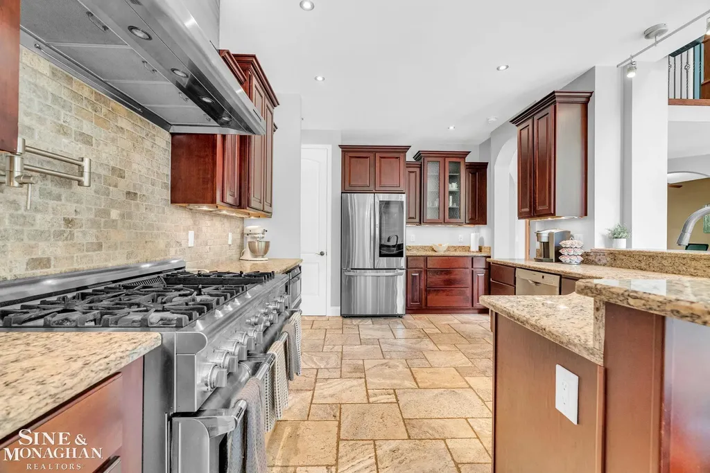 7329 Lindsey Road China Township MI 48054