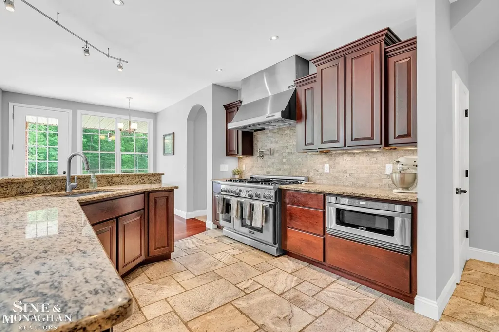 7329 Lindsey Road China Township MI 48054
