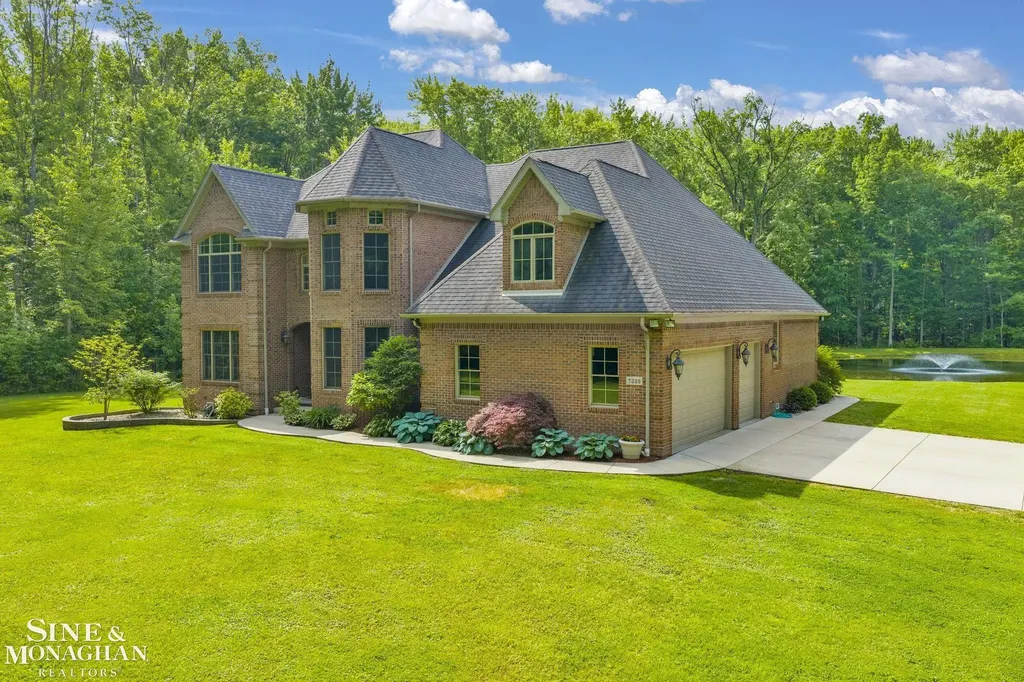 7329 Lindsey Road China Township MI 48054