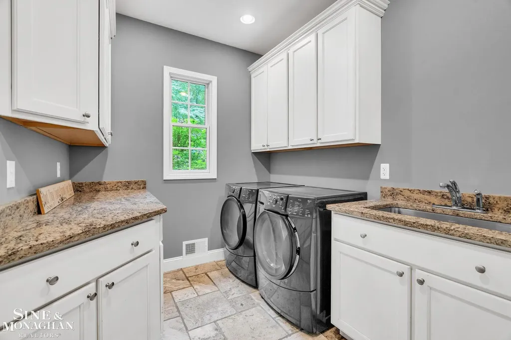 7329 Lindsey Road China Township MI 48054