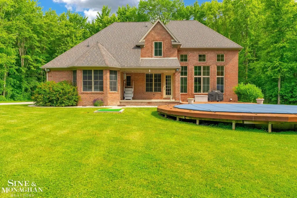 7329 Lindsey Road China Township MI 48054