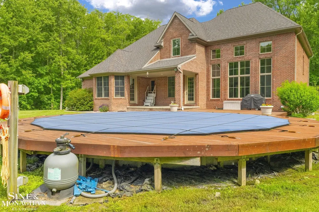7329 Lindsey Road China Township MI 48054