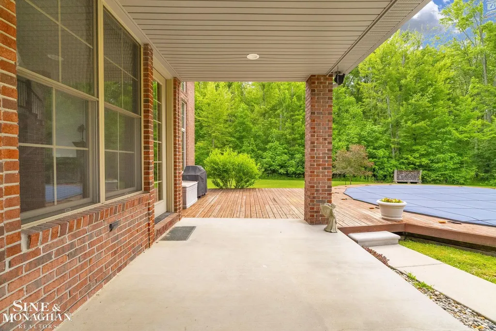 7329 Lindsey Road China Township MI 48054