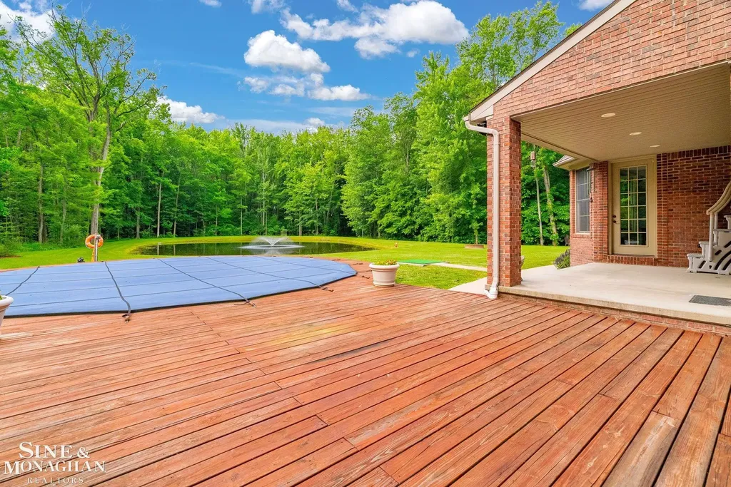 7329 Lindsey Road China Township MI 48054