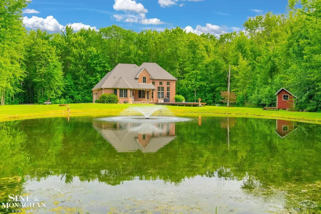 7329 Lindsey Road China Township MI 48054