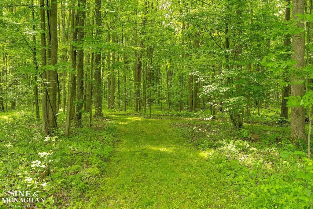 7329 Lindsey Road China Township MI 48054