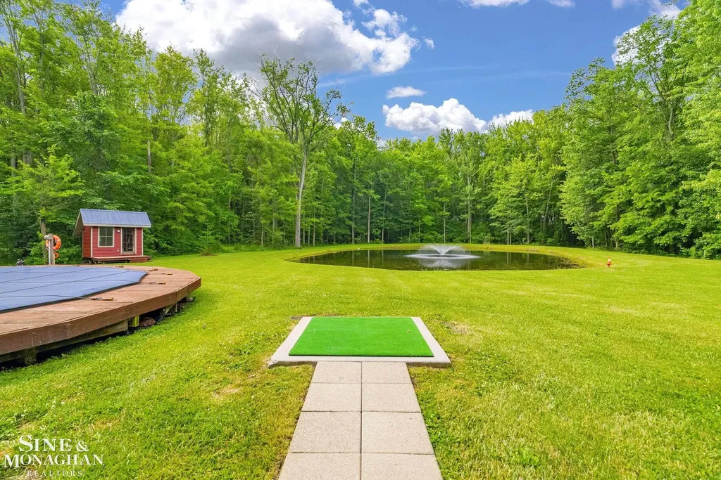 7329 Lindsey Road China Township MI 48054