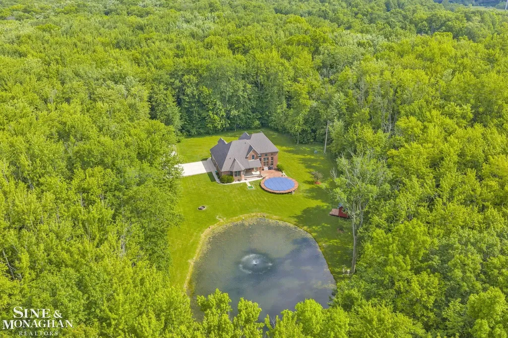 7329 Lindsey Road China Township MI 48054