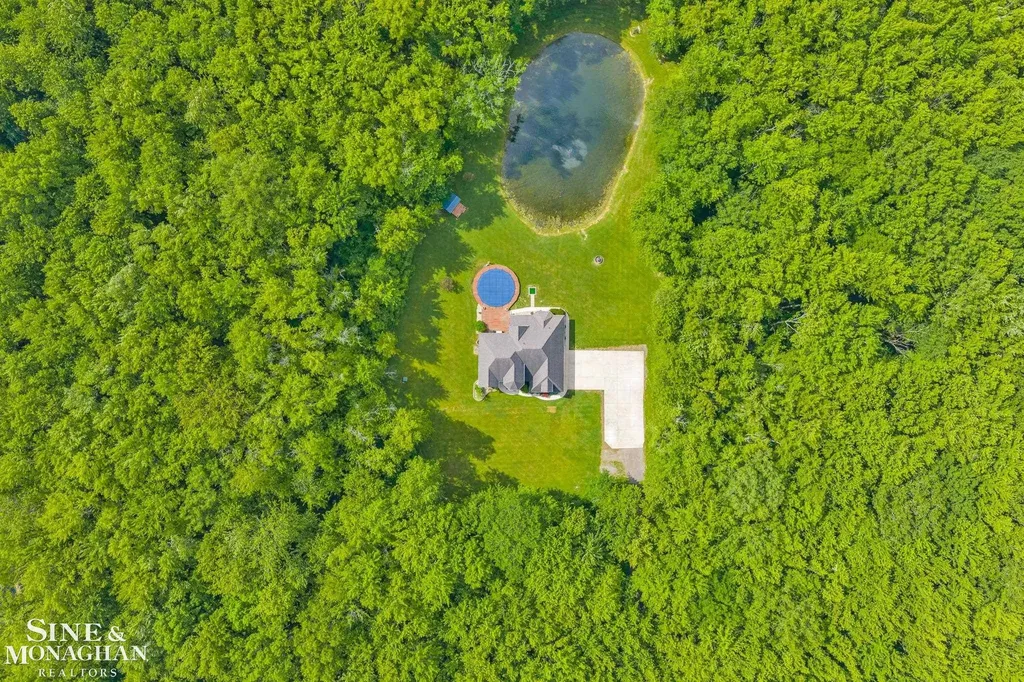 7329 Lindsey Road China Township MI 48054