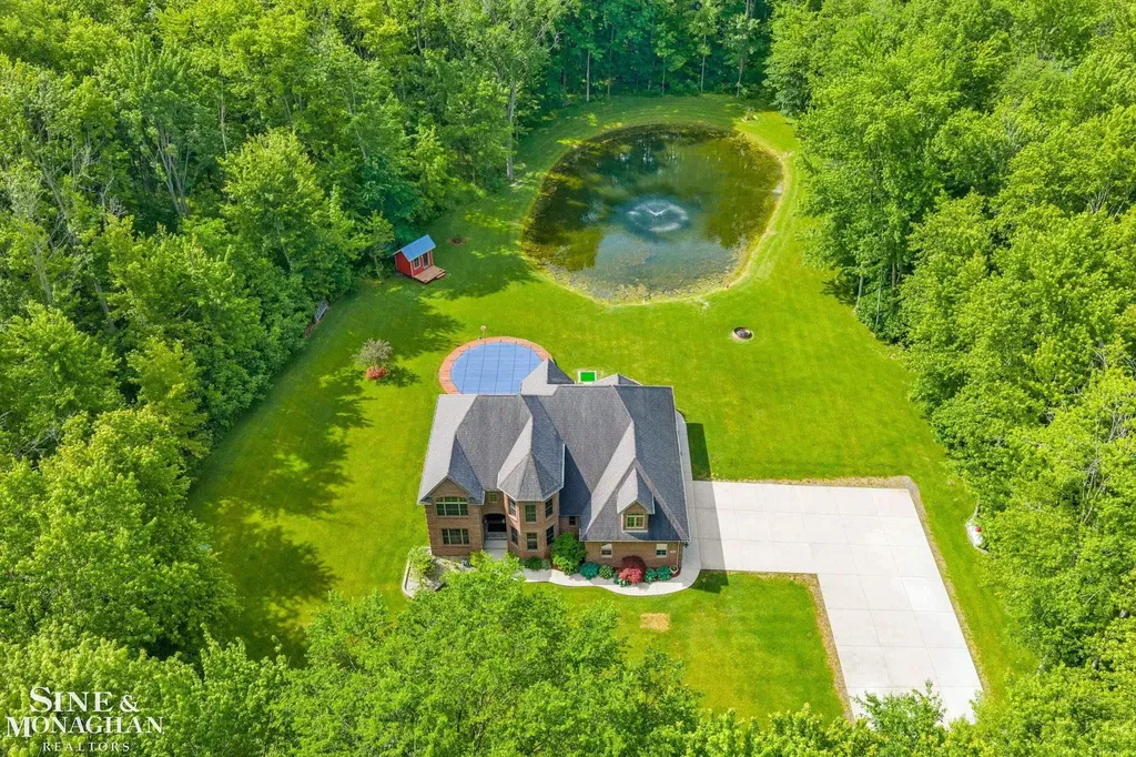 7329 Lindsey Road China Township MI 48054
