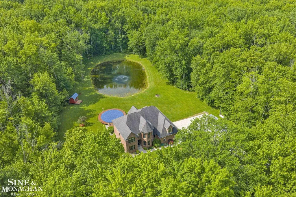 7329 Lindsey Road China Township MI 48054