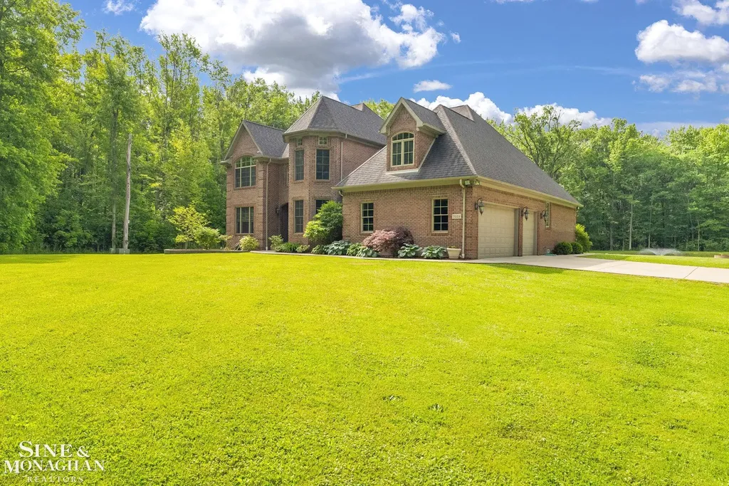 7329 Lindsey Road China Township MI 48054