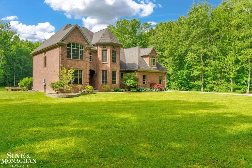 7329 Lindsey Road China Township MI 48054