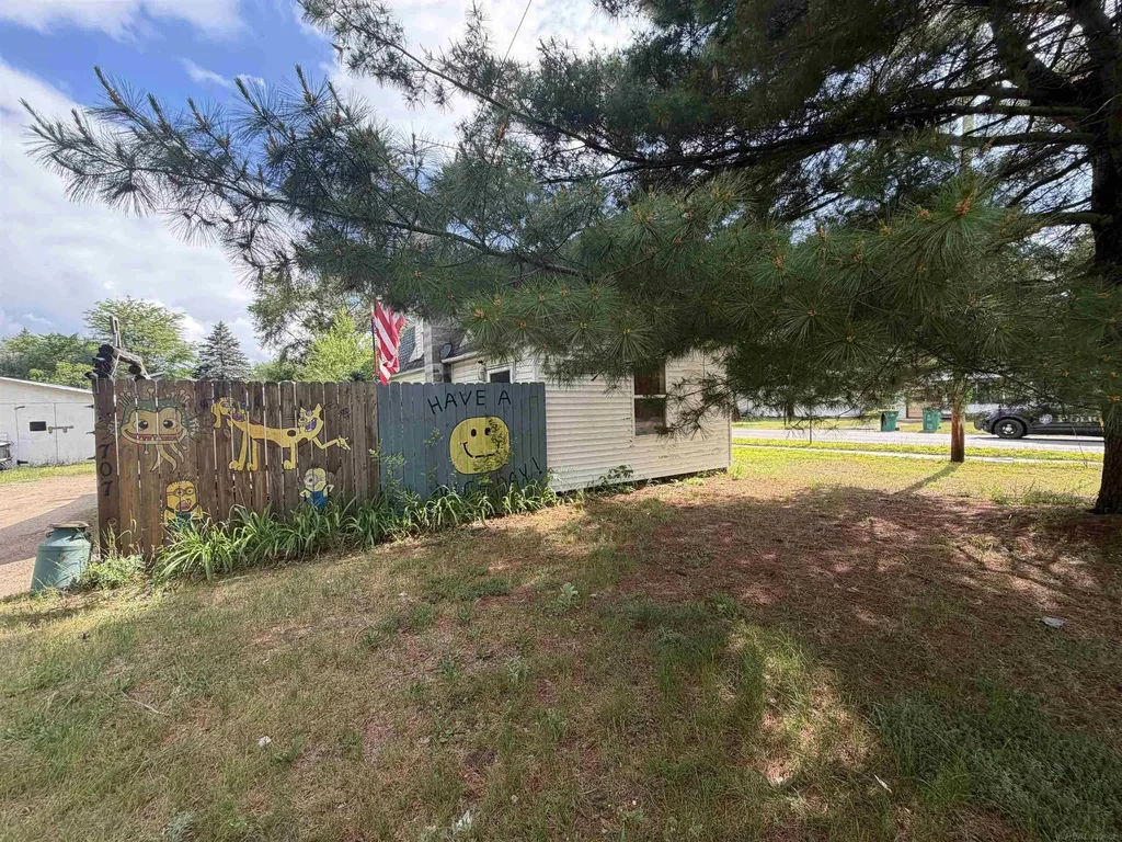707 W 1st Street Gladwin Township MI 48624
