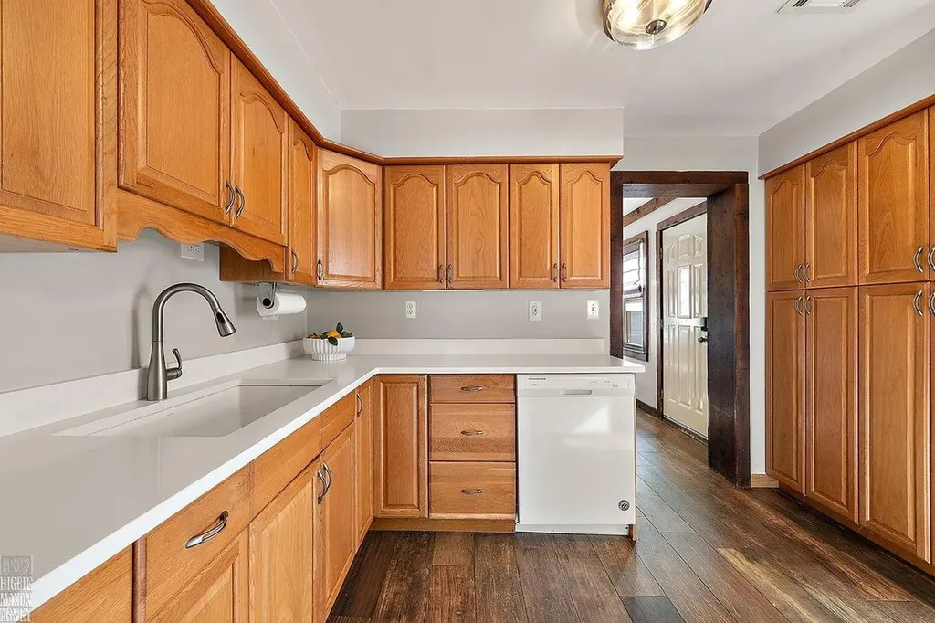 21935 Lange Street St. Clair Shores City MI 48080