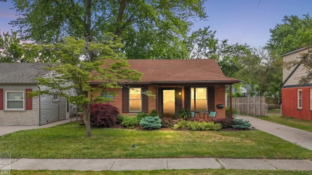 21935 Lange Street St. Clair Shores City MI 48080