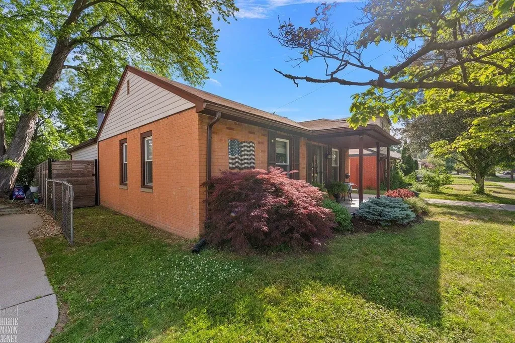 21935 Lange Street St. Clair Shores City MI 48080