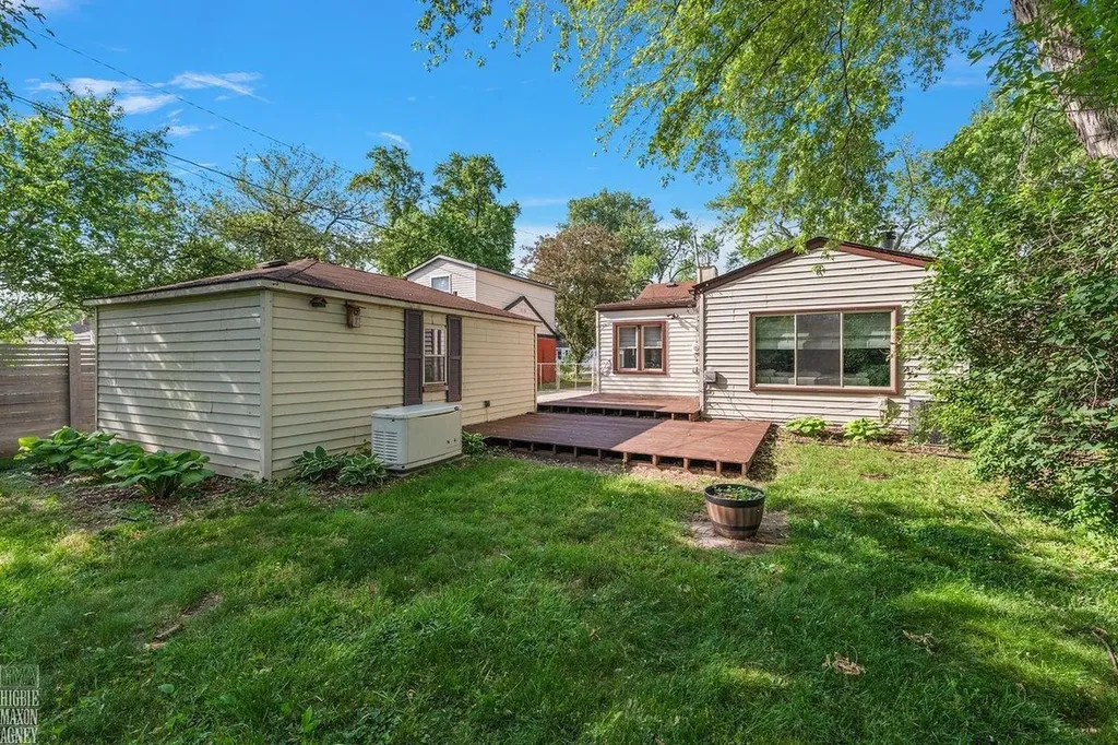 21935 Lange Street St. Clair Shores City MI 48080
