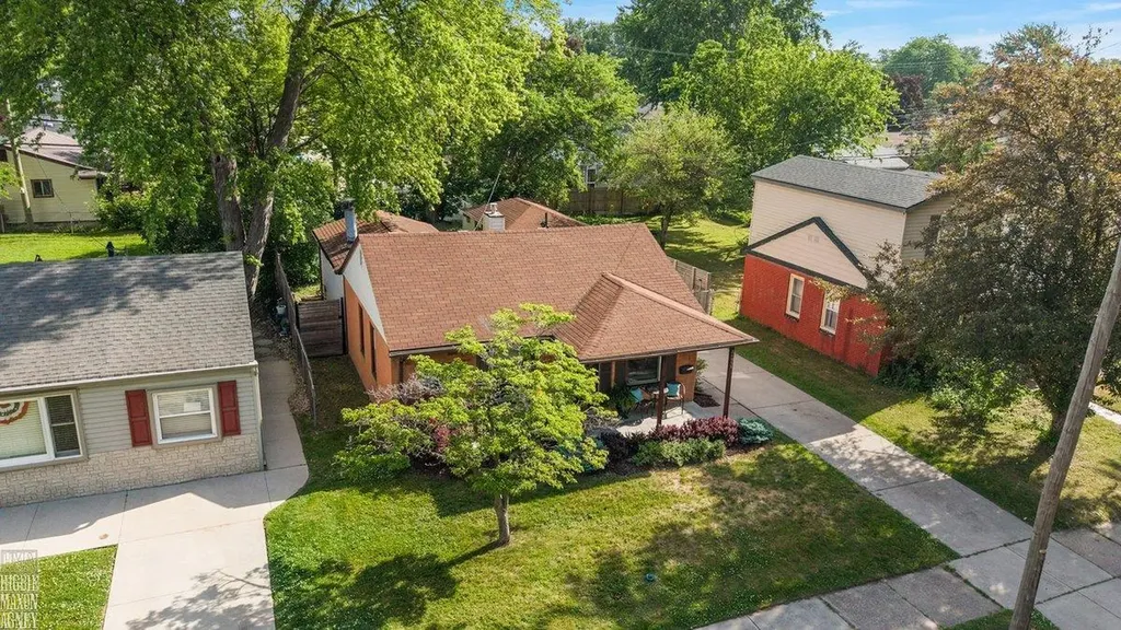 21935 Lange Street St. Clair Shores City MI 48080