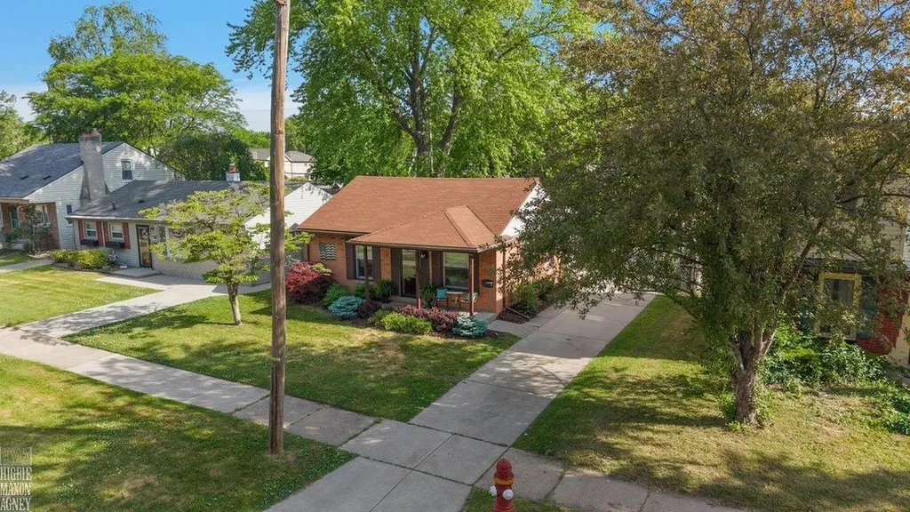 21935 Lange Street St. Clair Shores City MI 48080