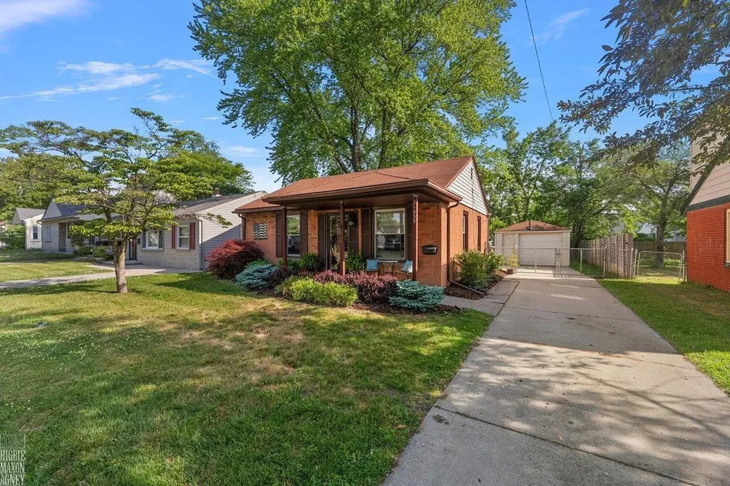 21935 Lange Street St. Clair Shores City MI 48080