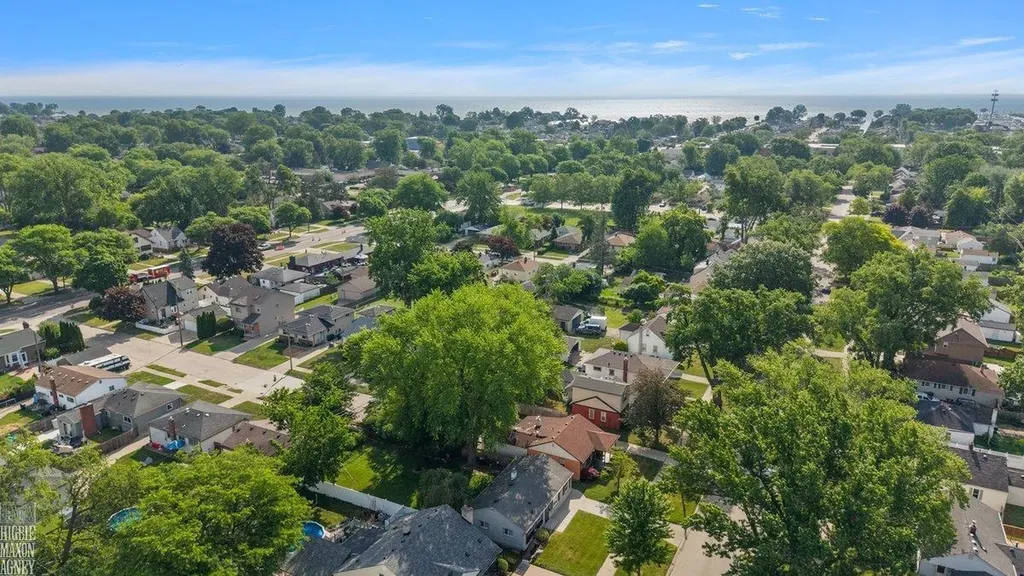 21935 Lange Street St. Clair Shores City MI 48080