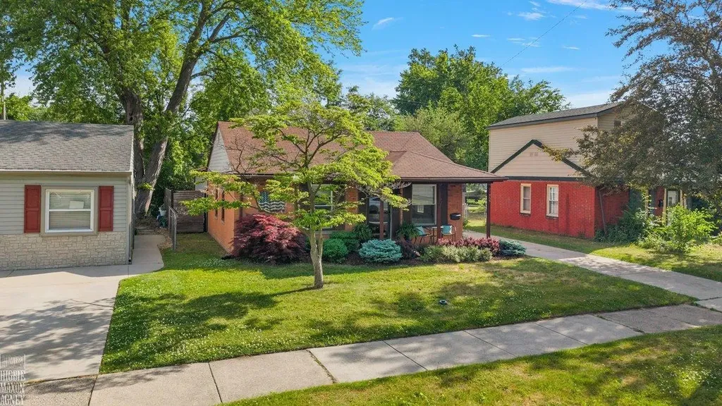 21935 Lange Street St. Clair Shores City MI 48080
