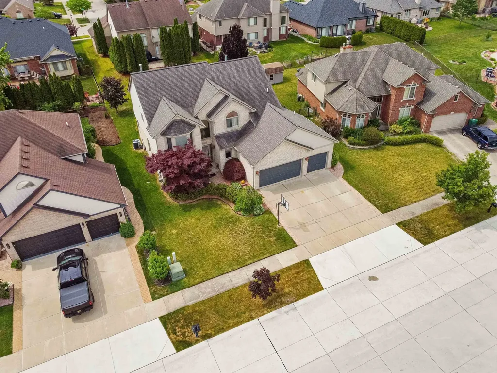 20084 Newcastle Court Macomb Township MI 48044