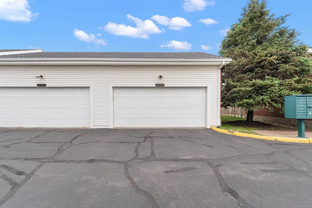 21729 Garrison Street Dearborn City MI 48124