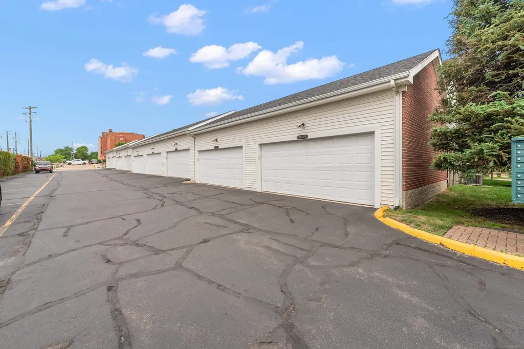 21729 Garrison Street Dearborn City MI 48124