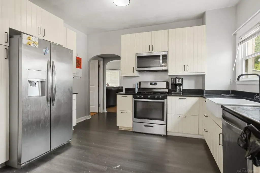 23451 E Scott Boulevard Clinton Charter Township MI 48036