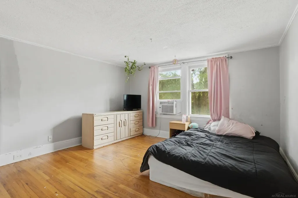 23451 E Scott Boulevard Clinton Charter Township MI 48036