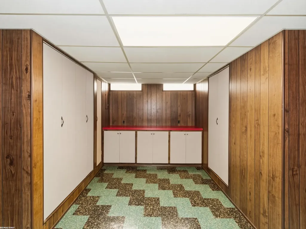 20343 Ardmore Park Street St. Clair Shores City MI 48081
