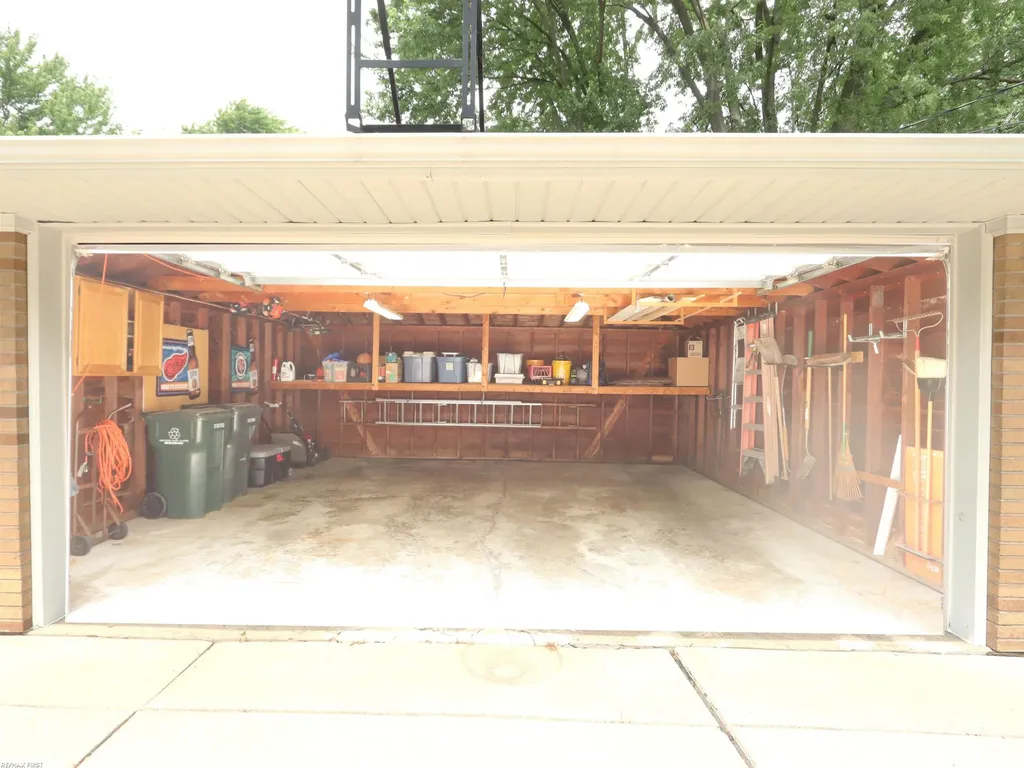20343 Ardmore Park Street St. Clair Shores City MI 48081