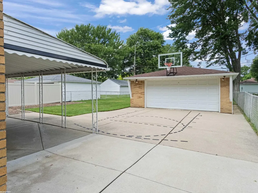 20343 Ardmore Park Street St. Clair Shores City MI 48081