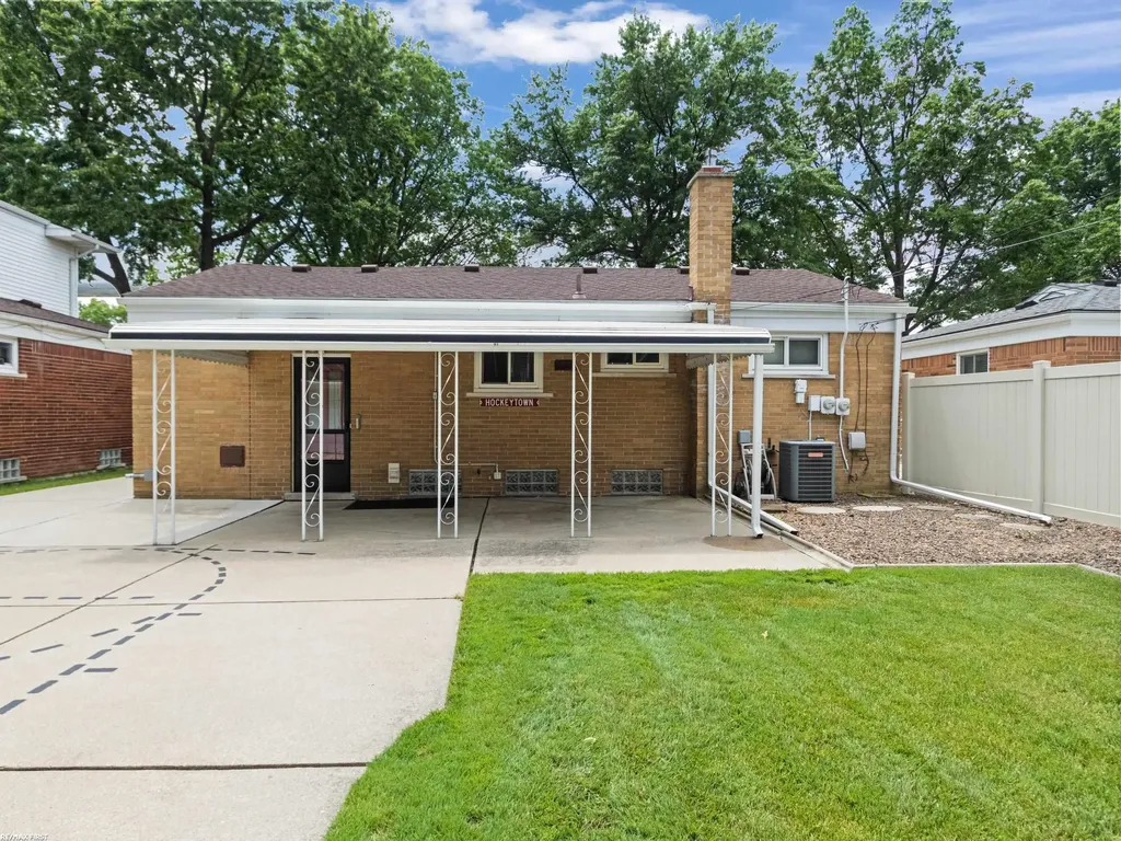 20343 Ardmore Park Street St. Clair Shores City MI 48081