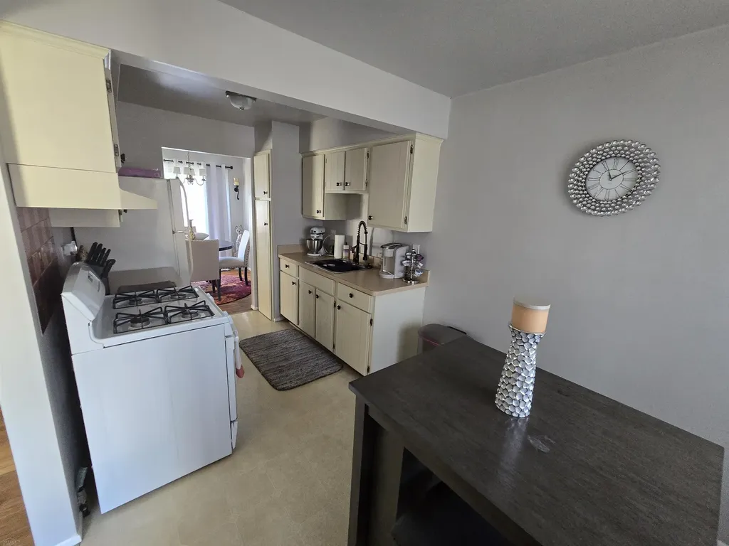 20148 S Great Oaks Circle Clinton Charter Township MI 48036
