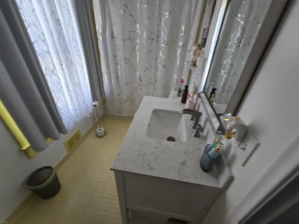 20148 S Great Oaks Circle Clinton Charter Township MI 48036