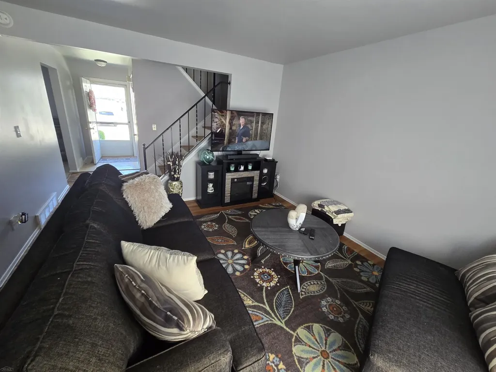 20148 S Great Oaks Circle Clinton Charter Township MI 48036
