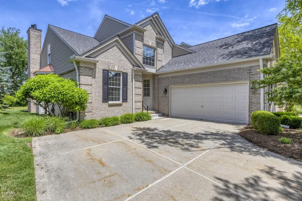 1195 Rock Valley Drive Rochester City MI 48307