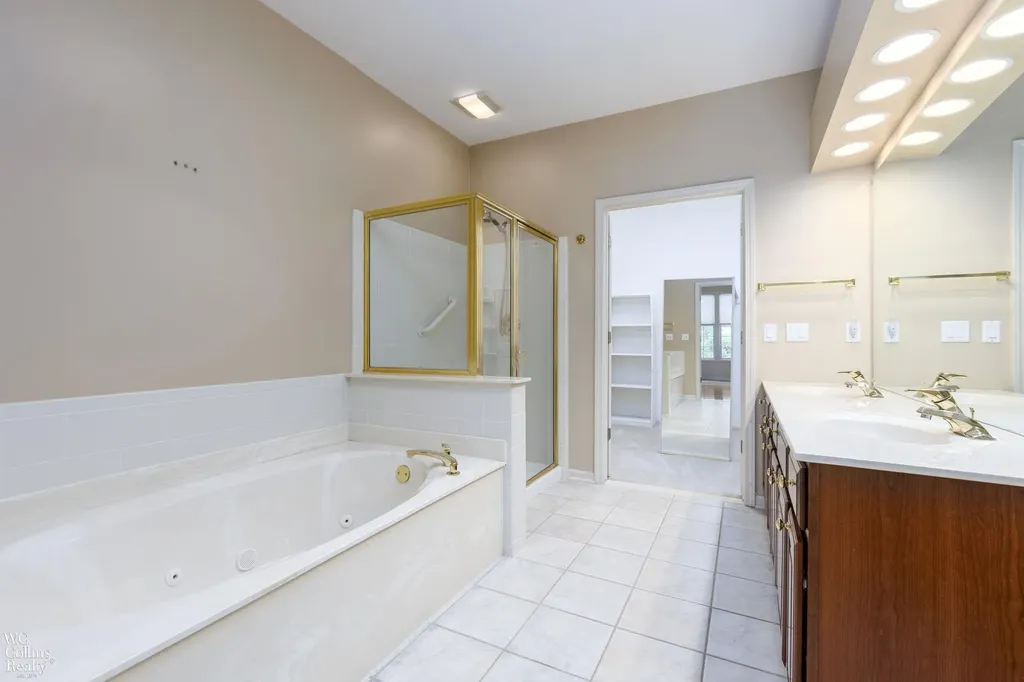 1195 Rock Valley Drive Rochester City MI 48307
