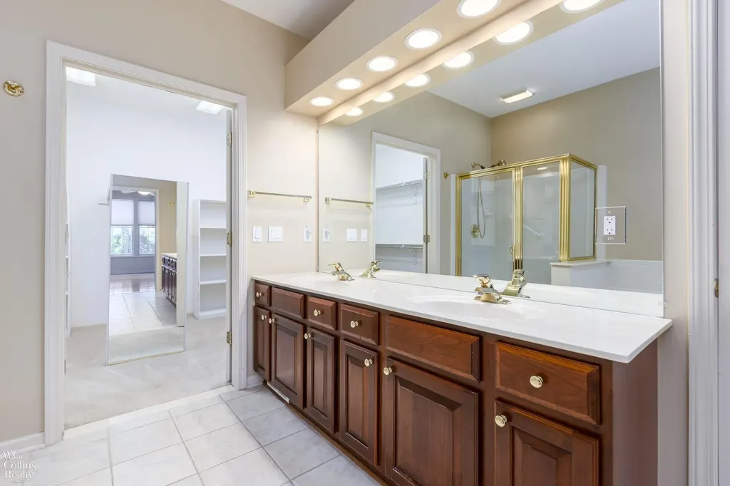 1195 Rock Valley Drive Rochester City MI 48307